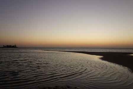 Lever de soleil sur la Mer Rouge en Egypte